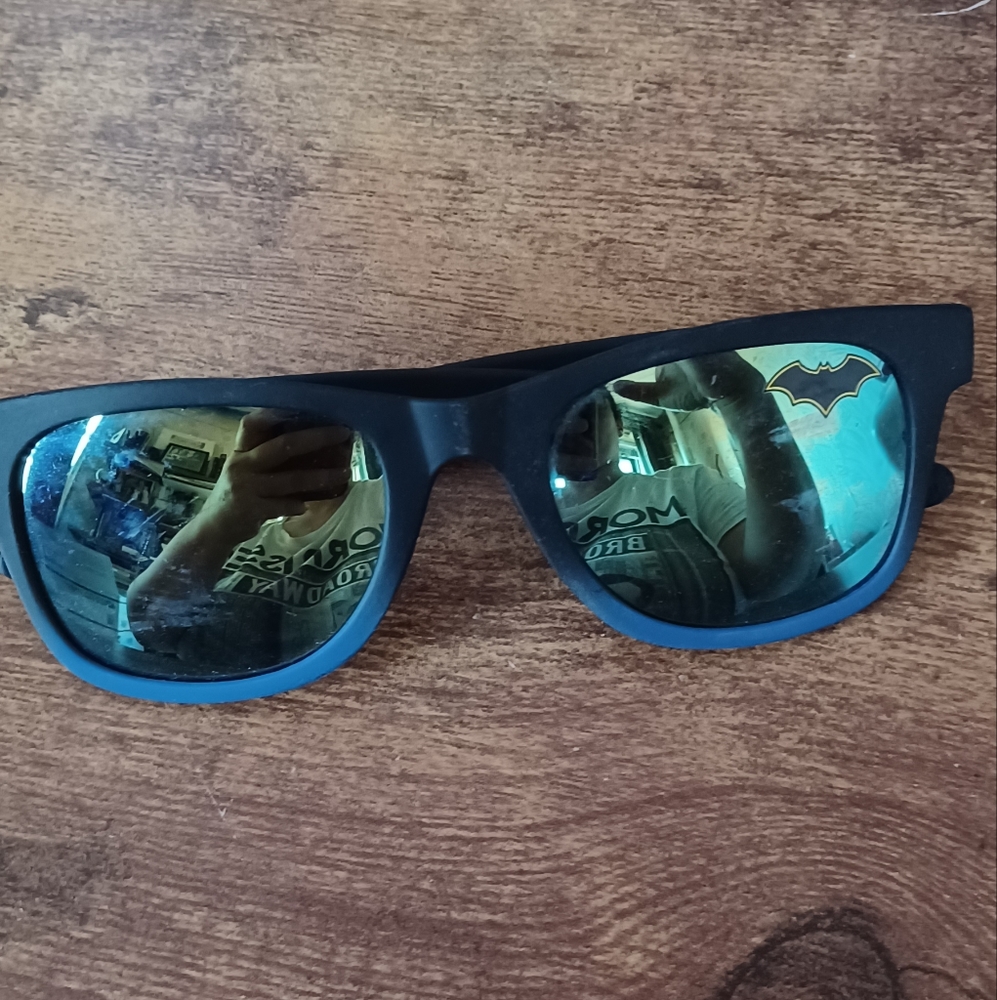 Youth DC Marvel Batman Cape Crusaders UV Shatter Resistant Sunglasses black/blue